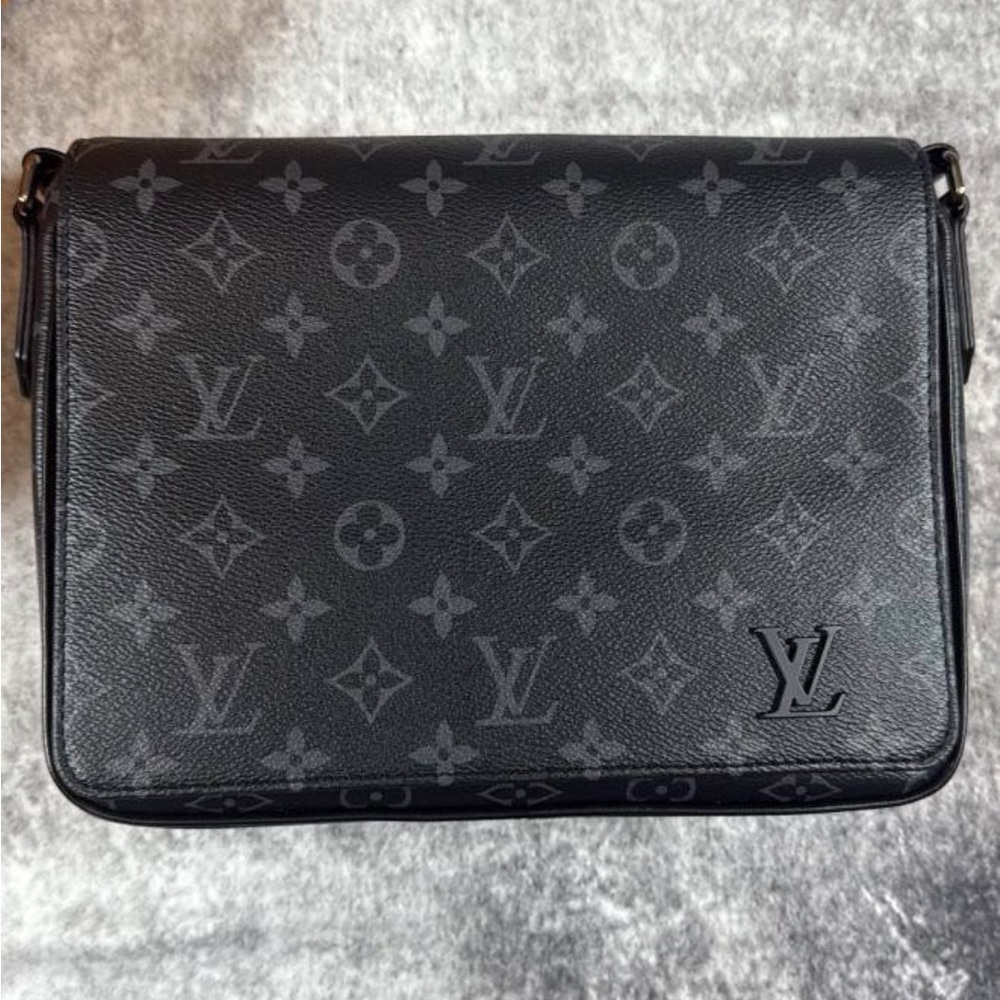 Authentic Louis Vuitton Black Monogram Messenger Bag